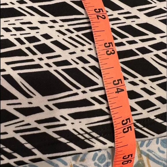 Sleeveless Black and White Dress Size 18/20 - Picture 8 of 8